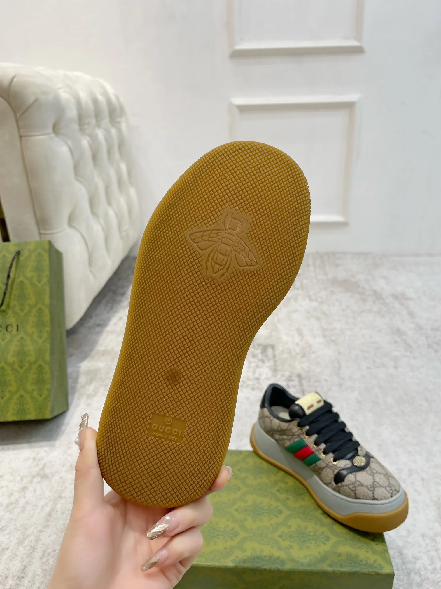 👟👟Ex-factory price 660👟👟Gucci's latest chubby thick-soled dirty shoes~~couple casual shoes, 6cm height-increasing shoes~~ The upper is stained cowhide stitched with classic double G cloth fabric, the terry cloth is delicate and sweat-absorbent and breathable, the foot pad is integrated with latex injection molding, 6cm thick T👟👟Ex-factory price U two-color sole✅ 35-40